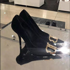 Damen elegante High Heel Pumps mit luxuriösem Design und goldenen Applikationen R&B