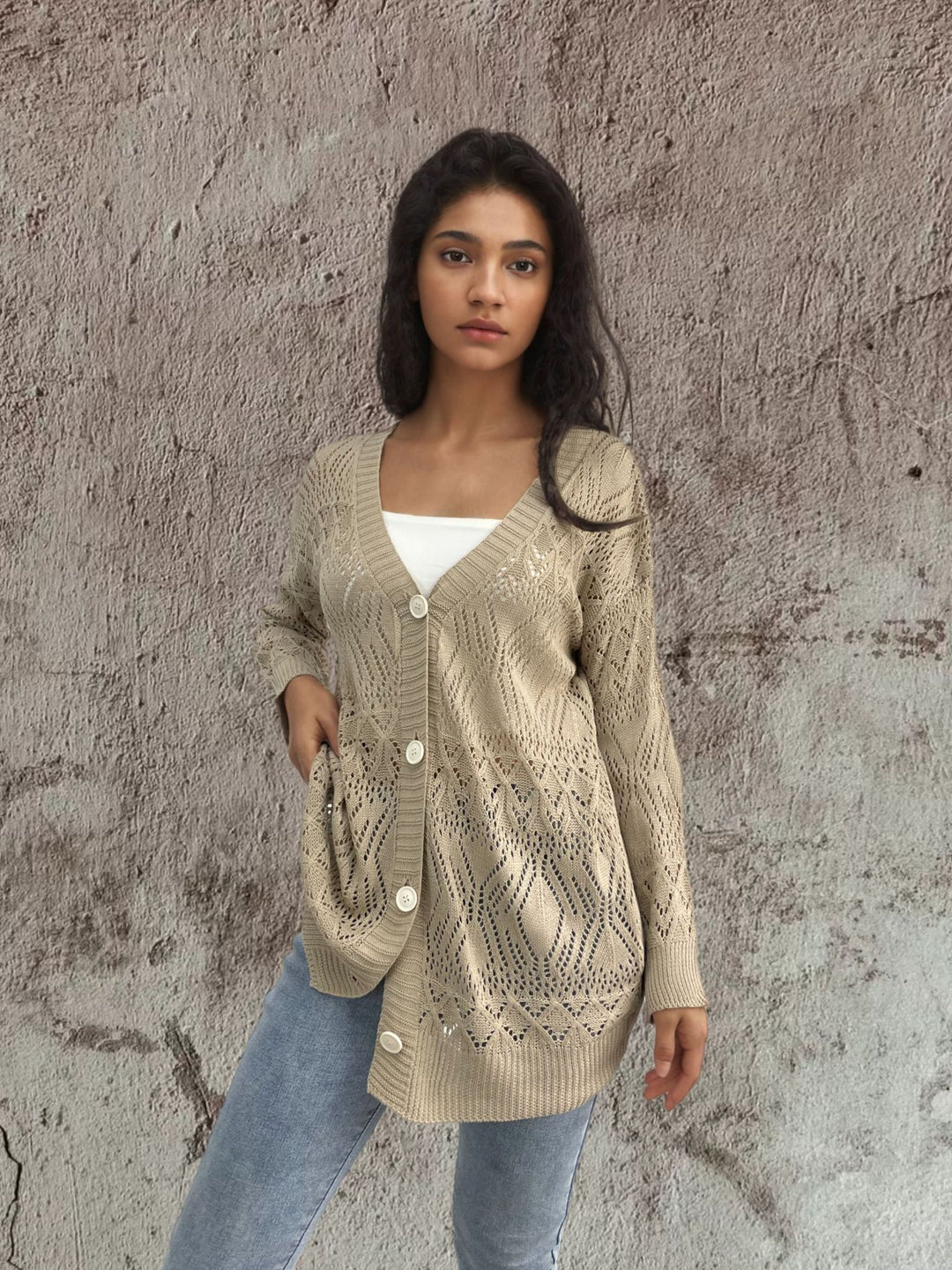 Damen Strickjacke mit feinem Lochmuster und eleganten Knopfdetails R&B