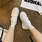 Damen Sneaker mit doppeltem Klettverschluss und gepolsterter Sohle R&B