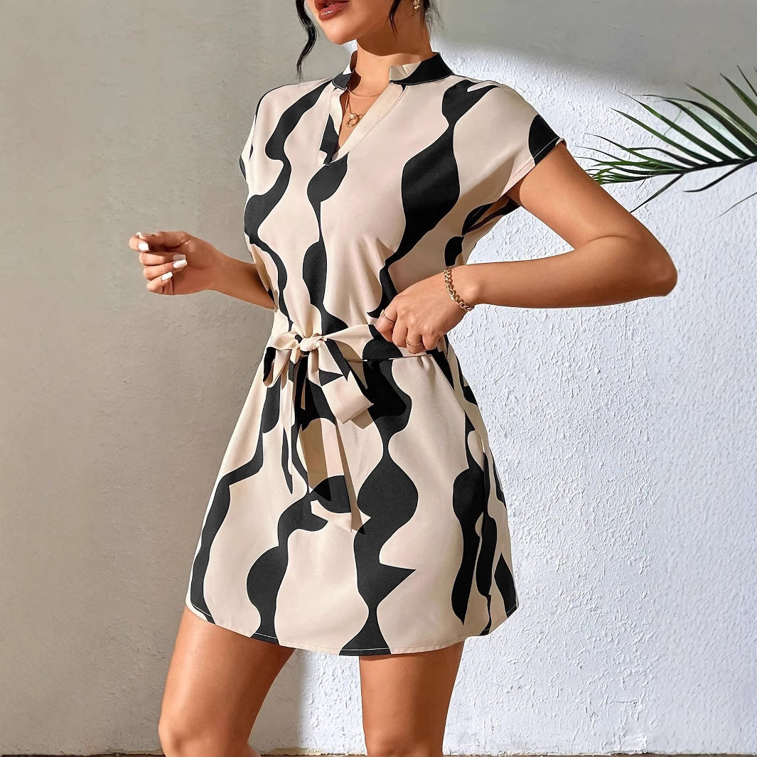 Damen Etuikleid mit asymmetrischem Schnitt und modischem Muster R&B
