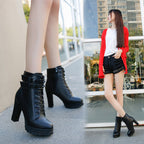 Damen Stiefeletten mit modischem Riemen und robustem Profilsohle R&B