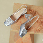 Damen Slingback-Pumps mit glamourösem Schmuckdetail und komfortablem Blockabsatz