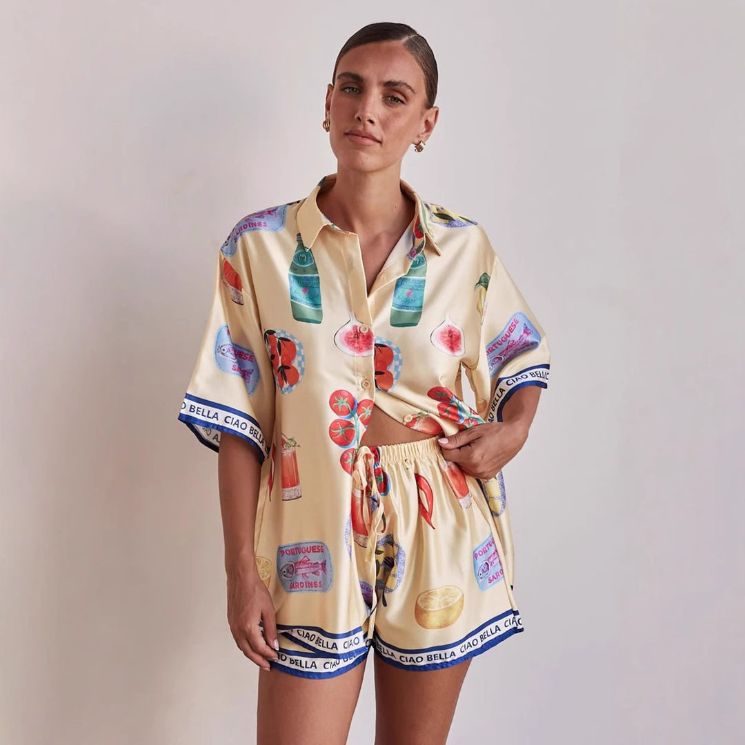 Damen Set bestehend aus stilvollem Kurzarm-Hemd und Shorts im sommerlichen Design R&B