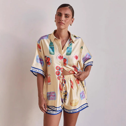 Damen Set bestehend aus stilvollem Kurzarm-Hemd und Shorts im sommerlichen Design R&B