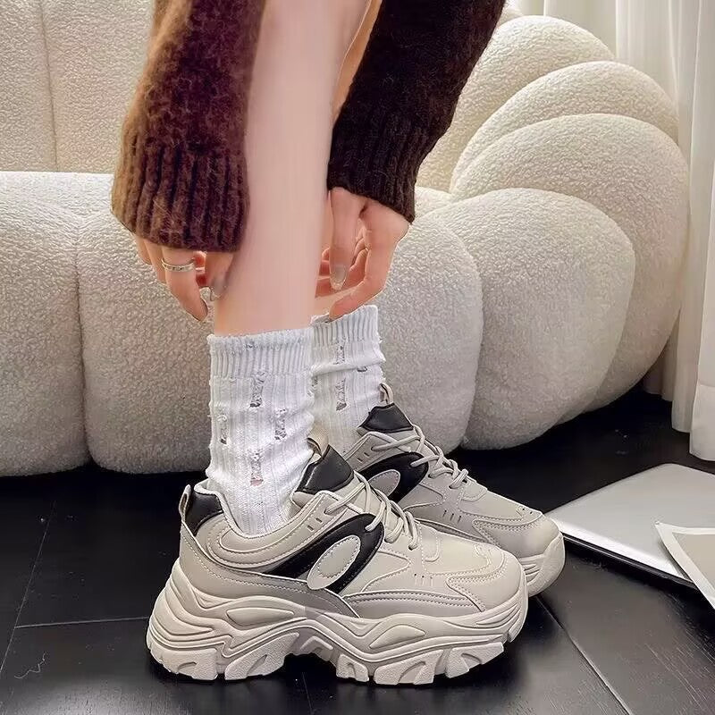 Damen Trendy Sneaker mit ausgeprägter Sohle und sportlichem Design R&B
