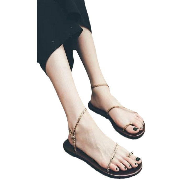 Damen flache Fußsohlen-Sandalen mit zarten Ketten-Details R&B