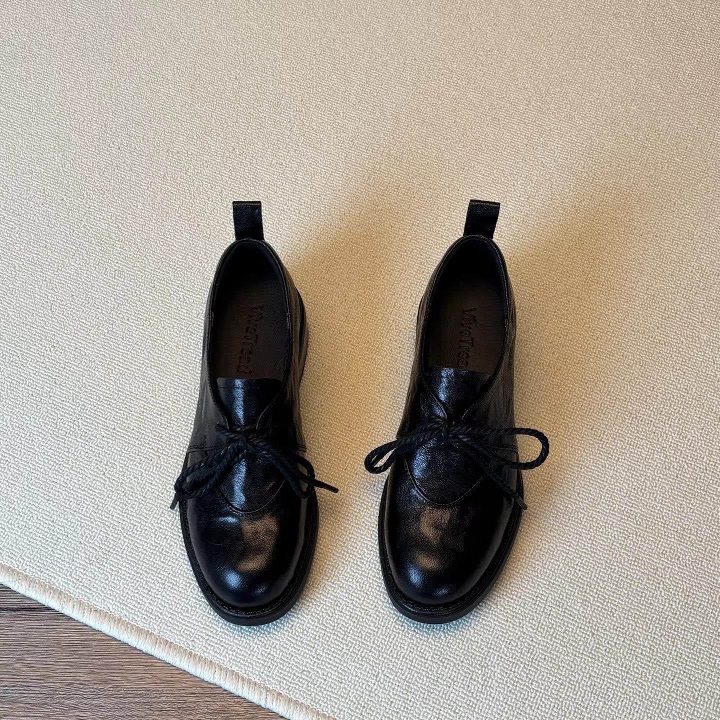 Damen Schnürschuhe mit moderner Zurückhaltbarkeit von R&B