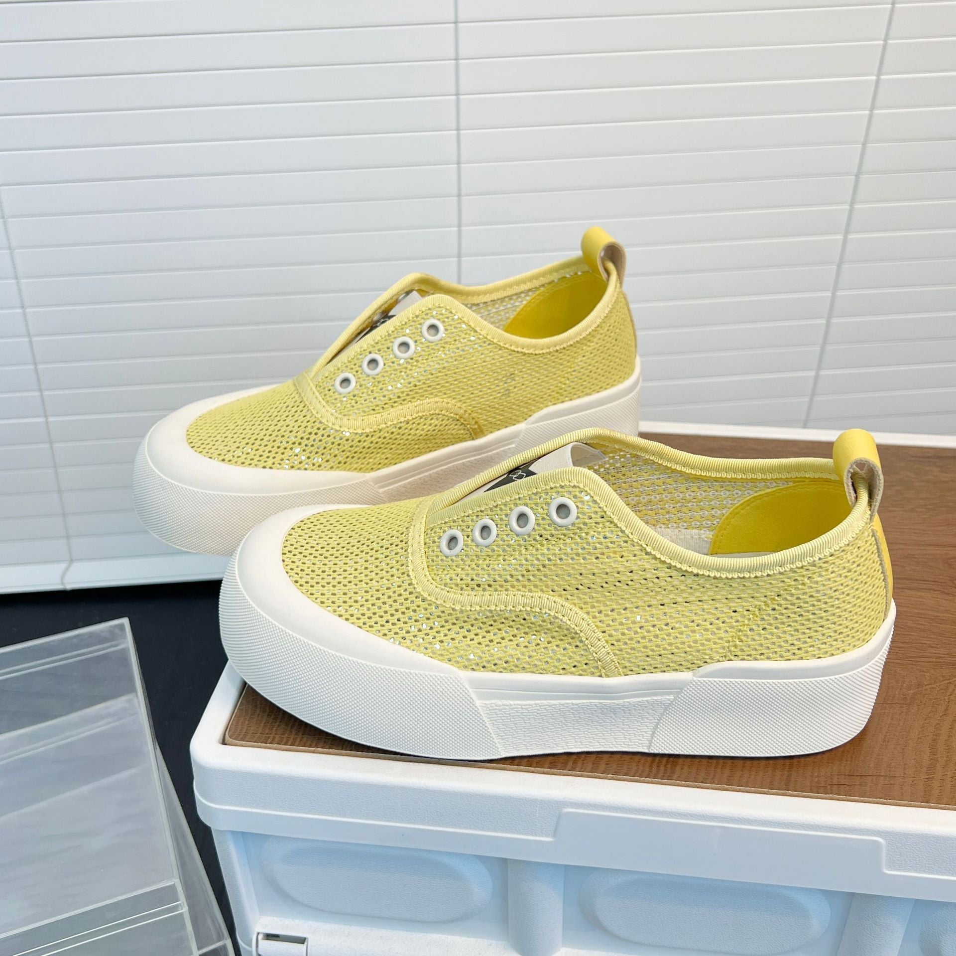 Damen Sportliche Sneakers mit atmungsaktiver Netzstruktur und trendigem Glitzerdesign R&B
