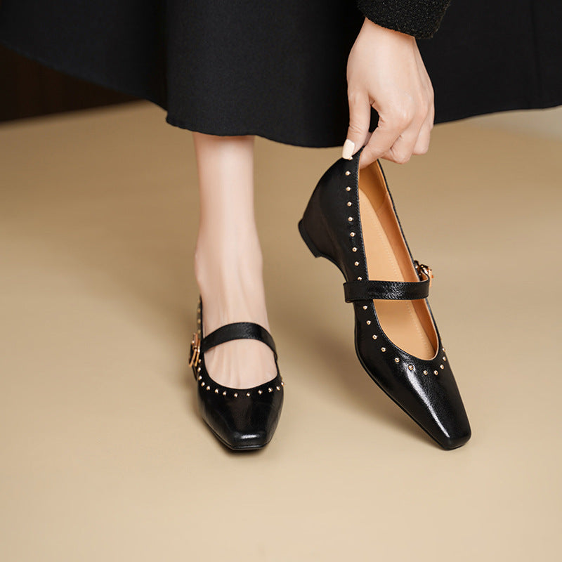 Damen Elegante Ballerinas mit dekorativen Nieten und verstellbarem Riemen R&B
