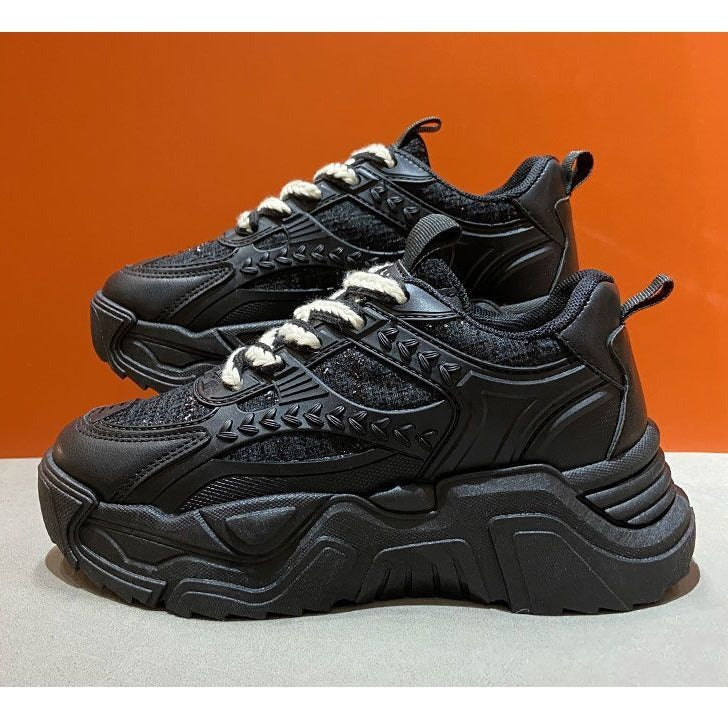 Damen Modische und bequeme Chunky Sneakers mit atmungsaktiver Oberflächenstruktur