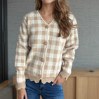 Damen lässige Strickjacke mit kräftigem Karomuster und modischen Knopfdetails R&B