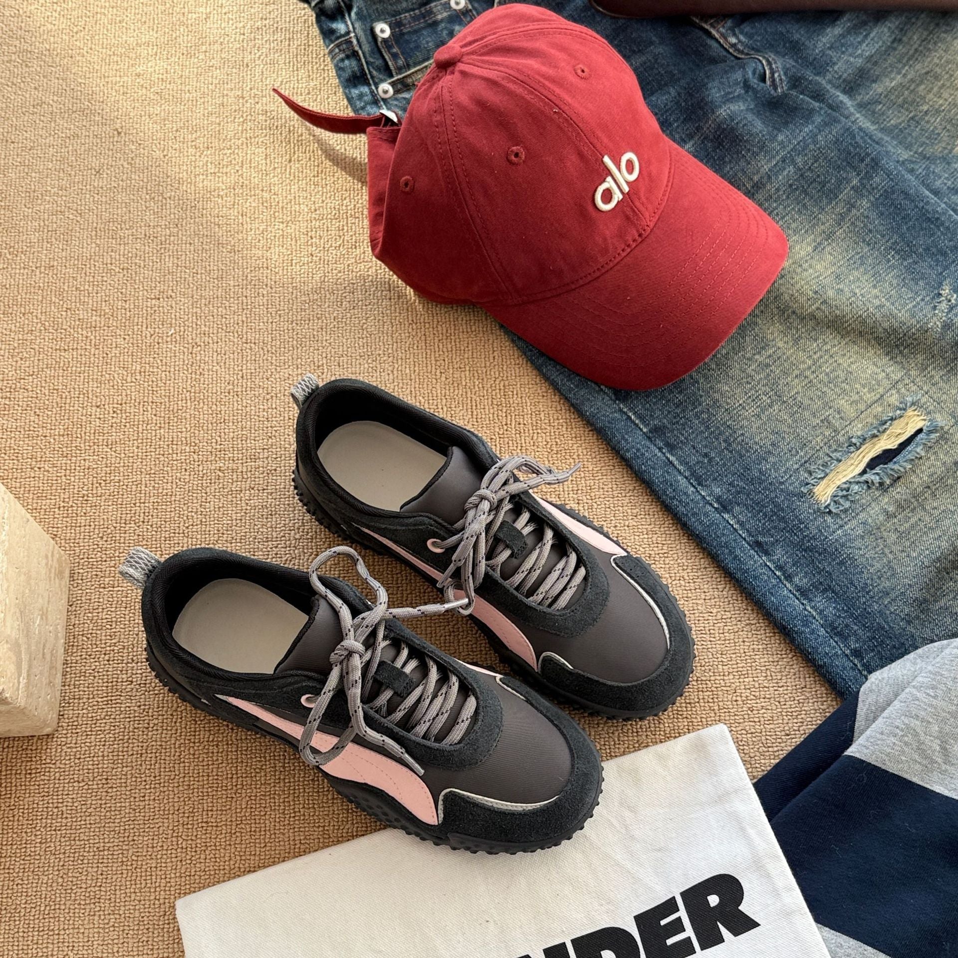 Damen Sportliche Sneaker mit atmungsaktiver Oberflächenstruktur und rutschfester Gummisohle