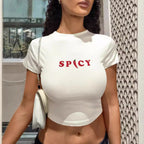 Damen Crop-Top mit kreativem Grafikdesign und modernem Schriftzug R&B