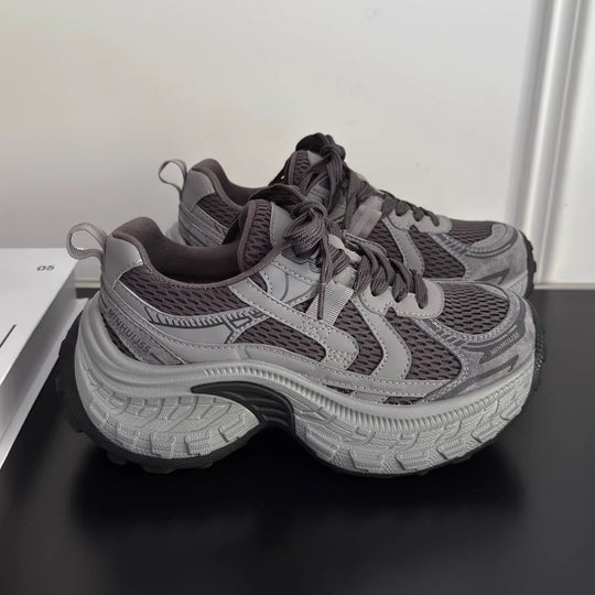 Damen Lauf-Sneaker mit dämpfender Mega-Sohle und atmungsaktiven Netz-Elementen R&B