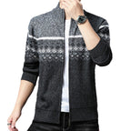 Herren Strickjacke mit hohem Kragen und attraktiven Mustern