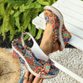 Damen Wedge-Sandalen mit buntem Motiv und komfortablem Absatz EB