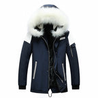 Herren elegante Winterjacke mit modischer Kapuze und Kunstfellbesatz