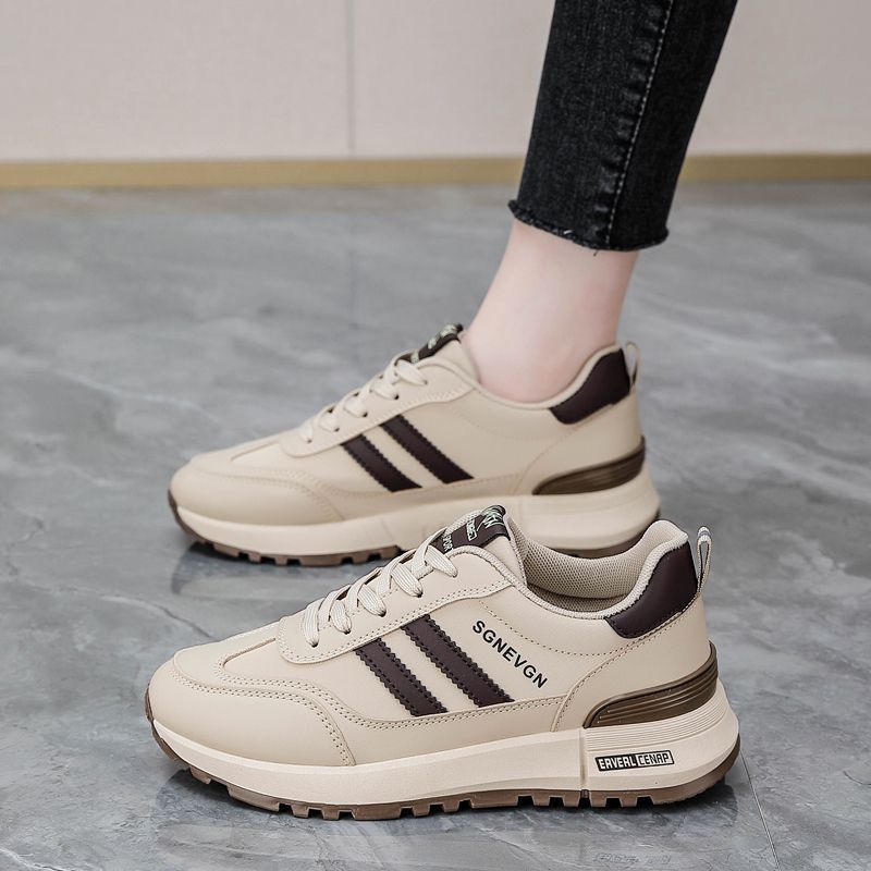 Damen Sportliche Sneakers mit dämpfender Sohle und modischen Akzenten R&B