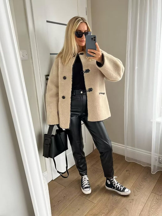 Damen Kuschelige Fluff-Jacke mit Knopfverschluss und praktischen Taschen R&B