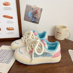 Damen Sneakers mit einzigartigem Design und innovativer Schnürtechnologie R&B