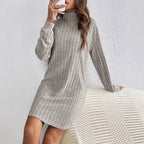 Damen Elegantes gestricktes Minikleid mit hohem Kragen R&B