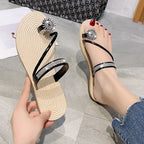 Damen Zierliche Modische Flip-Flops mit funkelnden Strassdetails und konturiertem Fußbett R&B