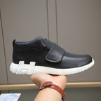 Damen Sportliche Slip-On Sneakers mit modernem Verschlussmechanismus R&B