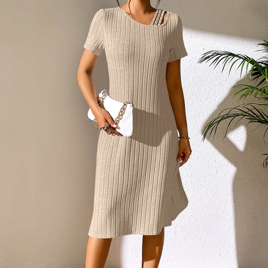 Damen Strickkleid mit modischem Ausschnitt und elastischem Material R&B