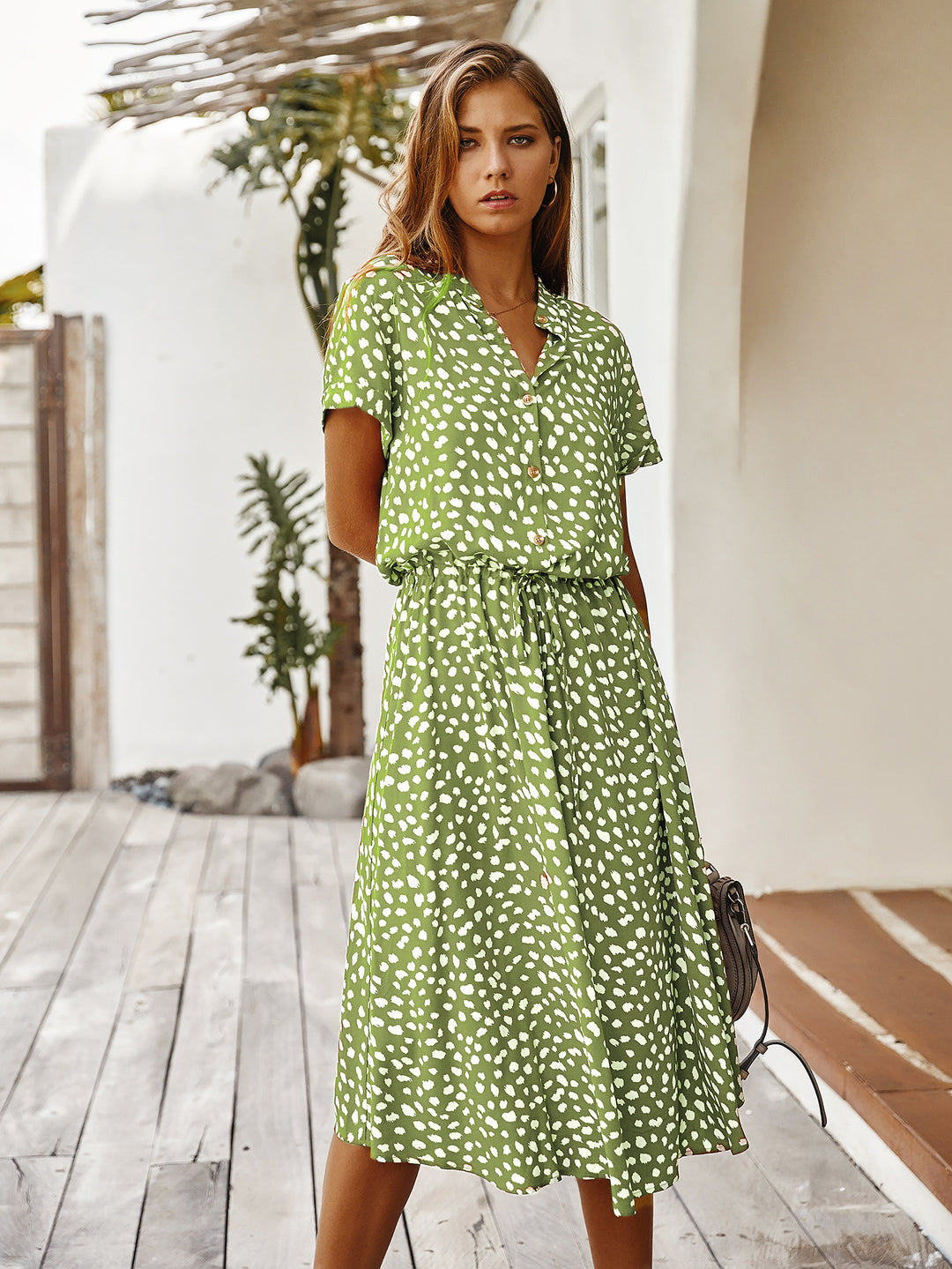 R&B | Polka-Dot-Kleid mit V-Ausschnitt und Knöpfen