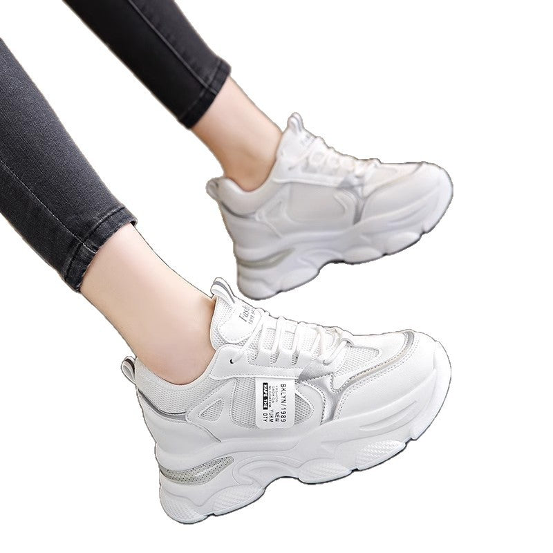 Damen Sportliche Chunky Sneakers mit modischen Akzenten
