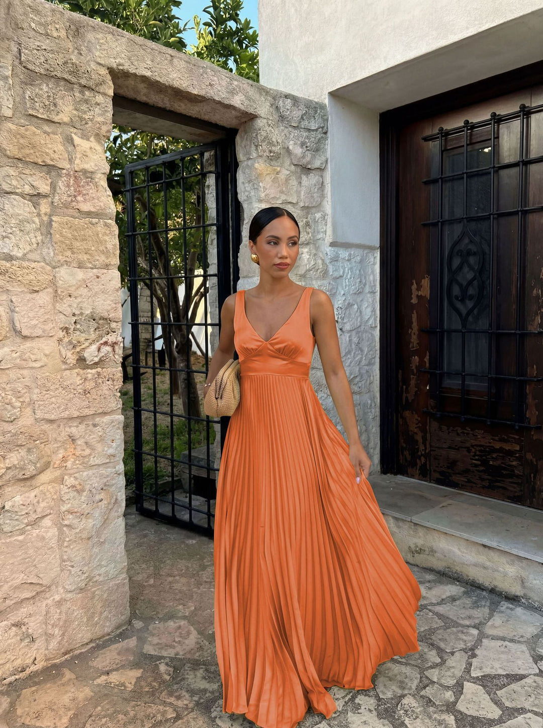 Damen Plisseekleid mit tiefem V-Ausschnitt und eleganter Silhouette R&B