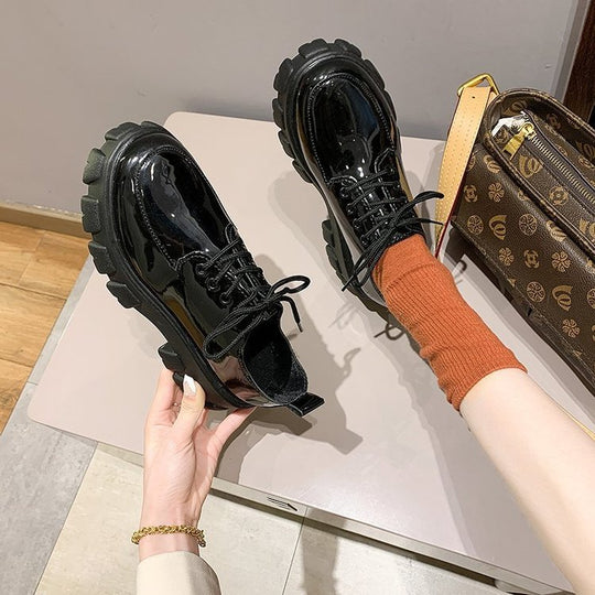 Damen Plateau-Schnürschuhe mit glanzvollem Obermaterial und komfortabler Sohle R&B