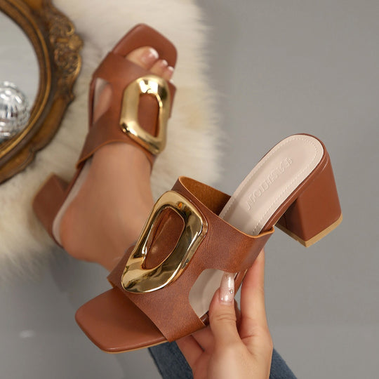 Damen Komfortable Sandaletten mit elegantem goldenen Schmuck-Detail R&B