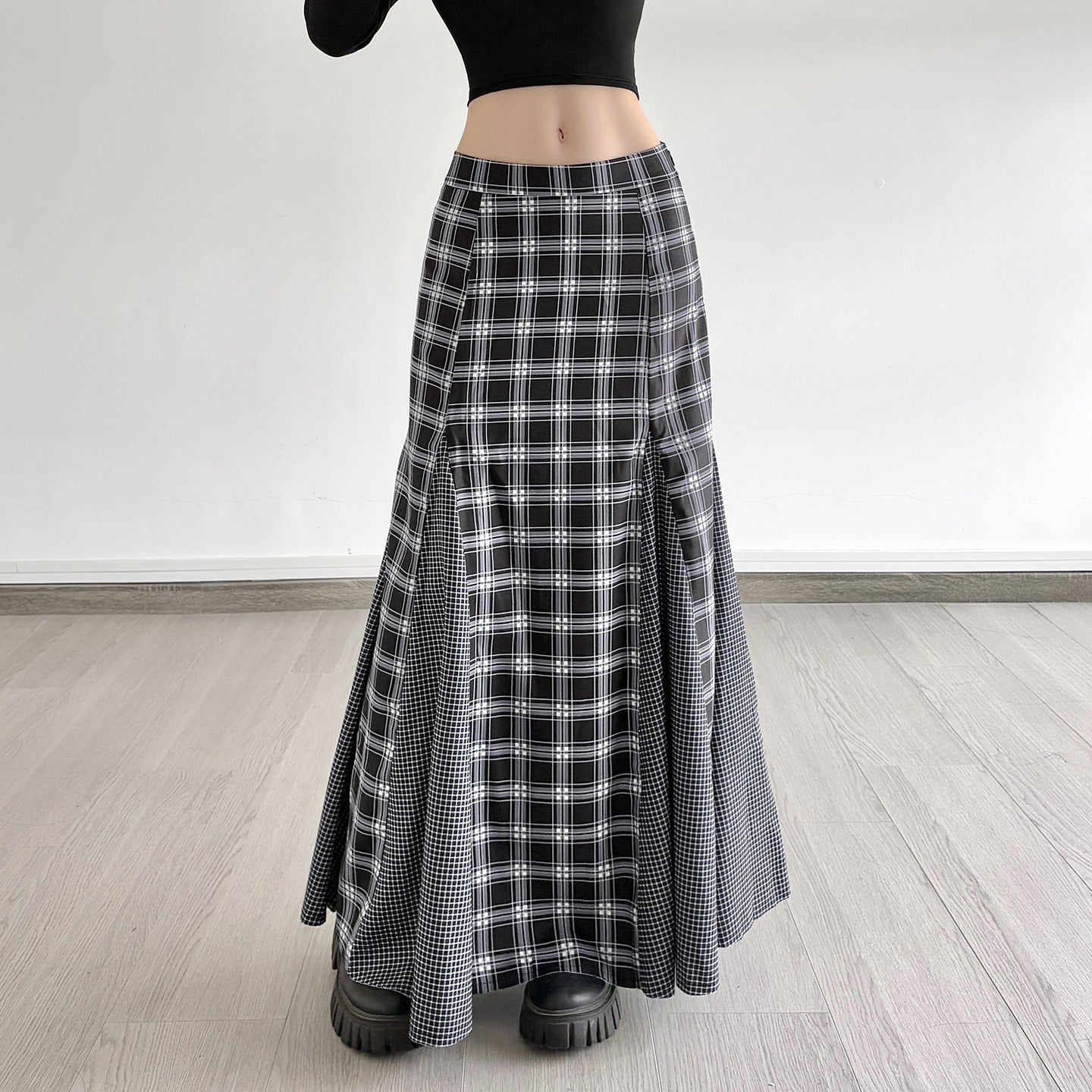 Damen Maxirock mit R&Brnem Karomuster und eleganter Schlitzgestaltung R&B