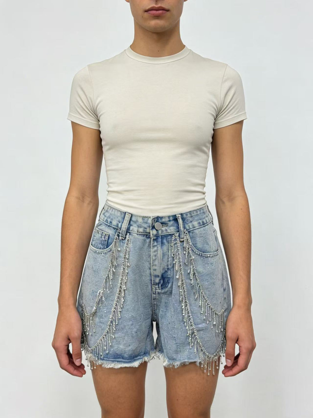 Damen Designer Denim-Shorts mit trendigen Kettenverzierungen R&B