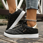 Damen Freizeit-Sneaker mit elegantem Steppdesign und goldenen Akzenten R&B