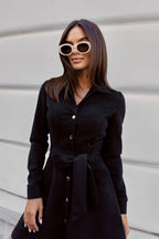 Damen elegantes Hemdblusenkleid mit Taillengürtel und dekorativen Knopfdetails R&B