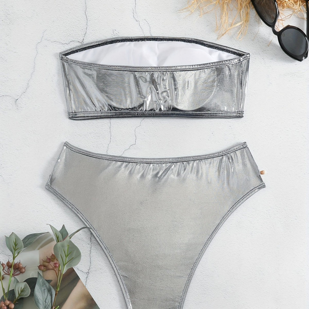 Damen Bandeau-Bikini mit eleganter Glanzoptik und modischen Muscheldetails R&B