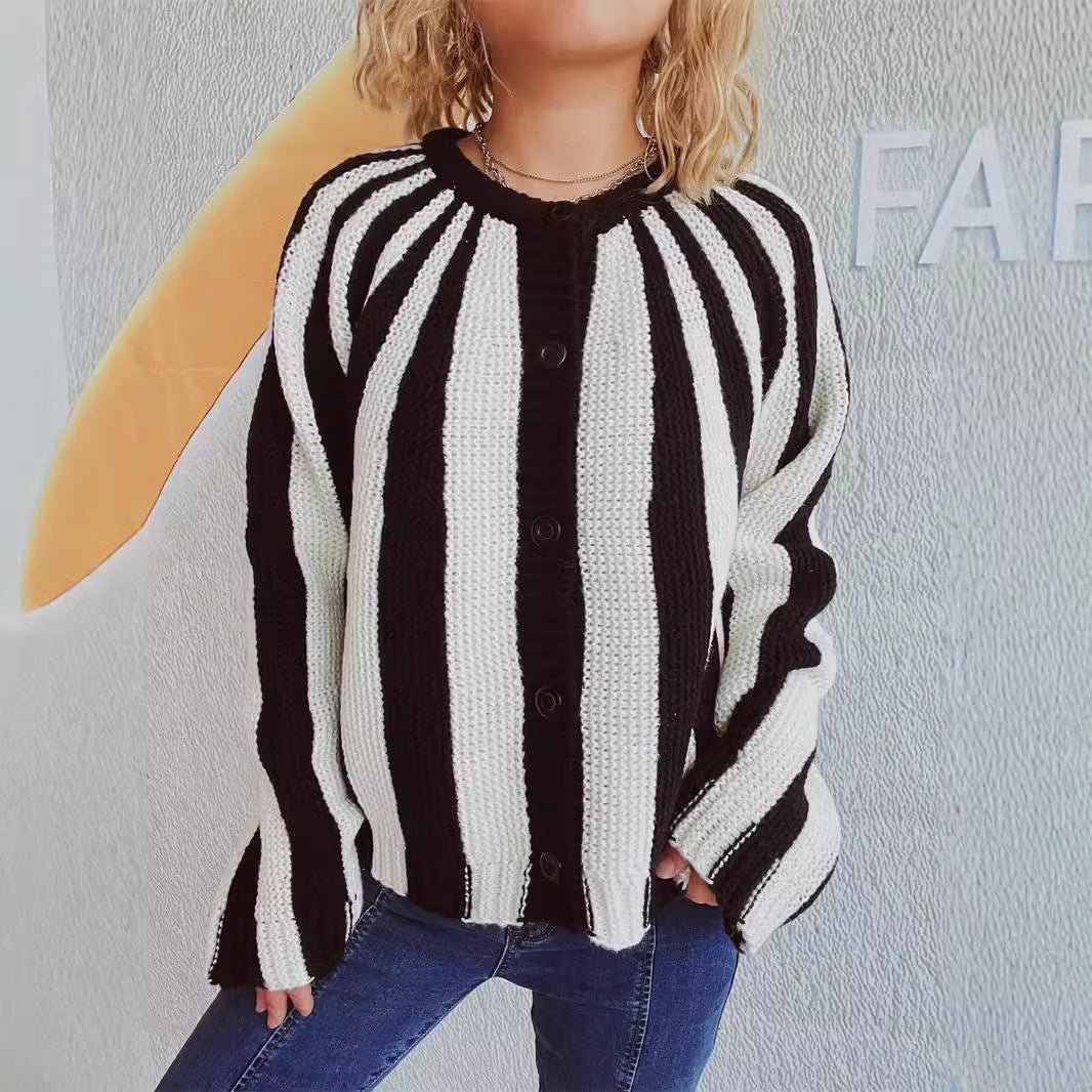 Damen gemütlicher Strickcardigan mit gestreiftem Design und modernen Knopfdetails R&B
