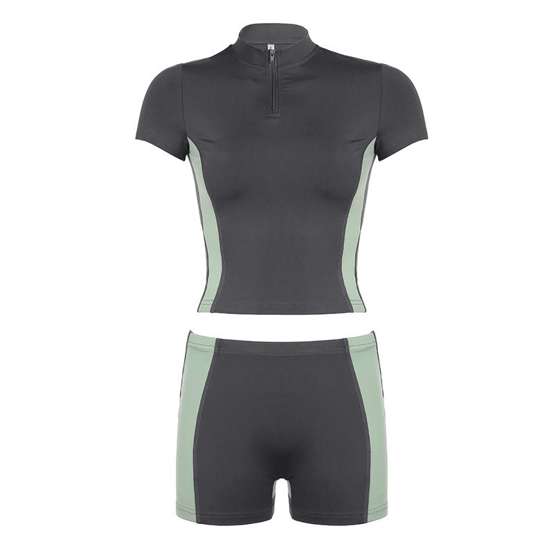 Damen Sportliches Set mit kurzem Oberteil und enganliegenden Shorts R&B