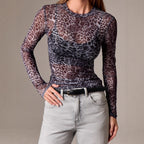 Damen nan feines Netzshirt mit Allover-Tiermuster, tailliertem Schnitt und Rundhalsausschnitt R&B