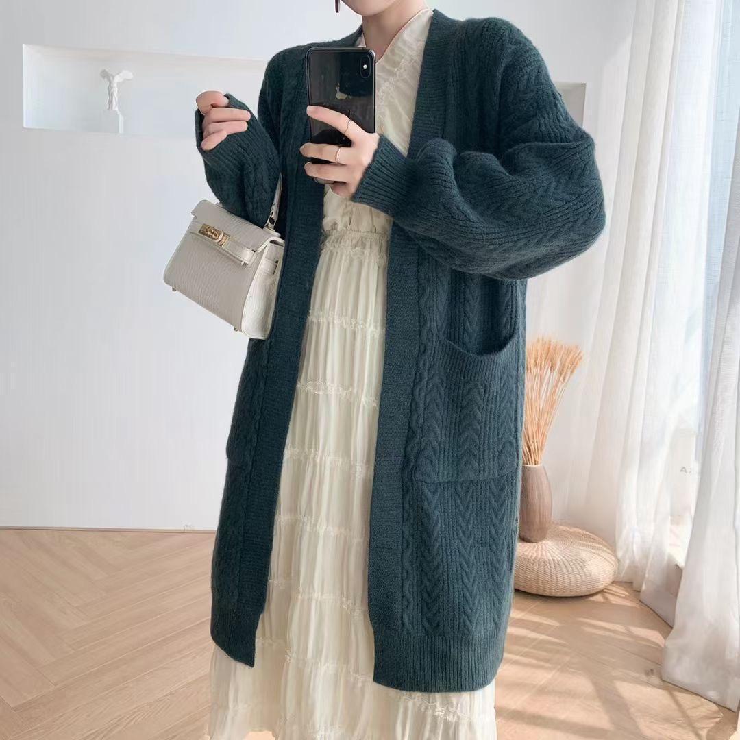 Damen Grobstrick Cardigan mit tiefen Taschen und elegantem Zopfdesign R&B