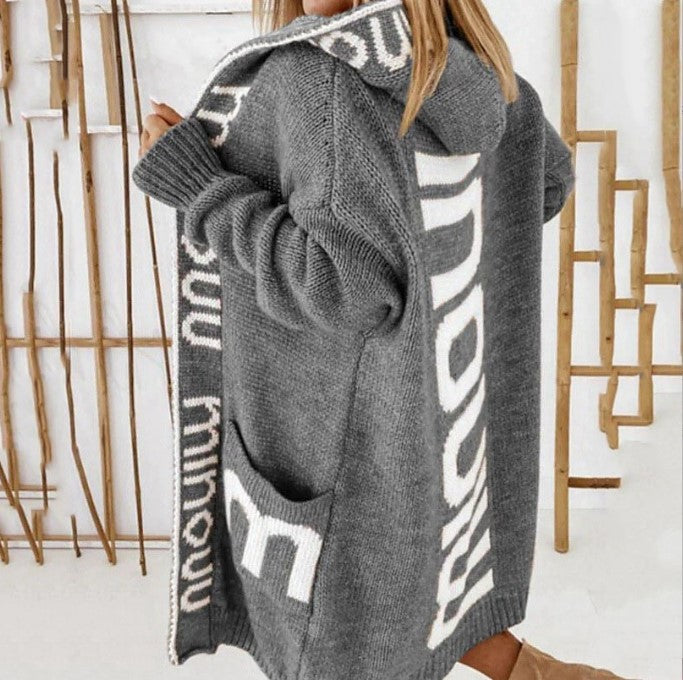 Damen Strickjacke mit logodruck und tiefen Taschen R&B