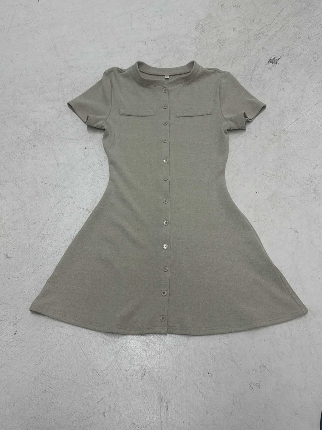 Damen Knopf-Polo-Kleid mit figurbetontem Schnitt und kurzen Ärmeln R&B