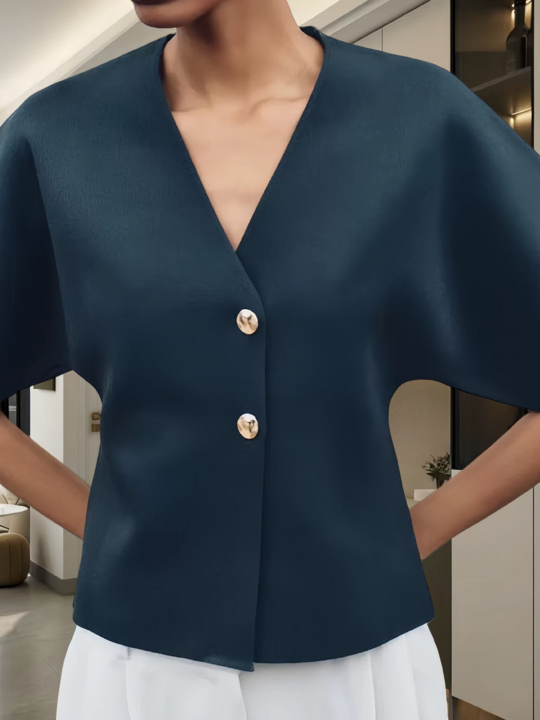 Damen Bluse mit innovativem Schnitt und eleganten Details R&B