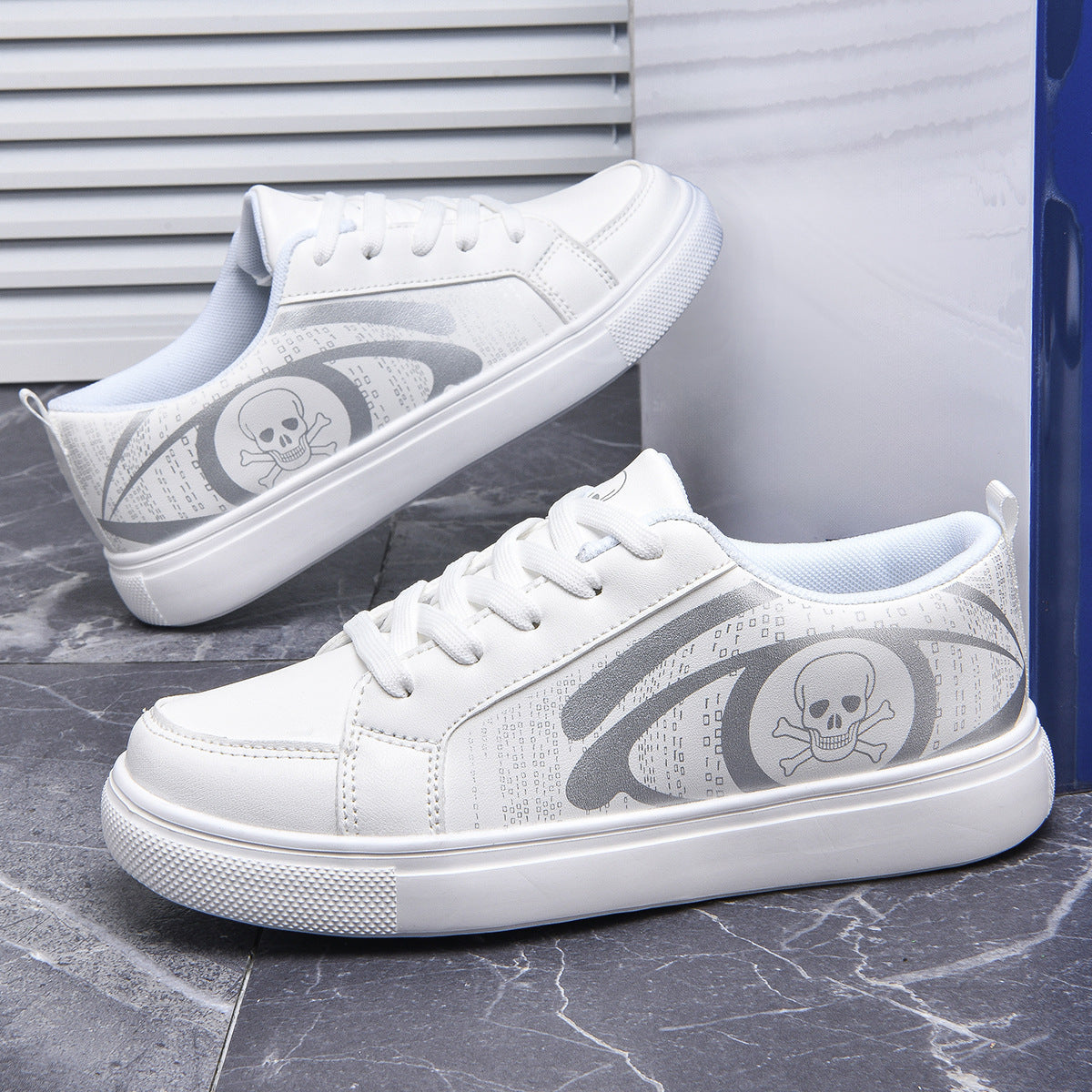 Damen Sneakers mit coolem Skull-Design und gepolsterter Sohle