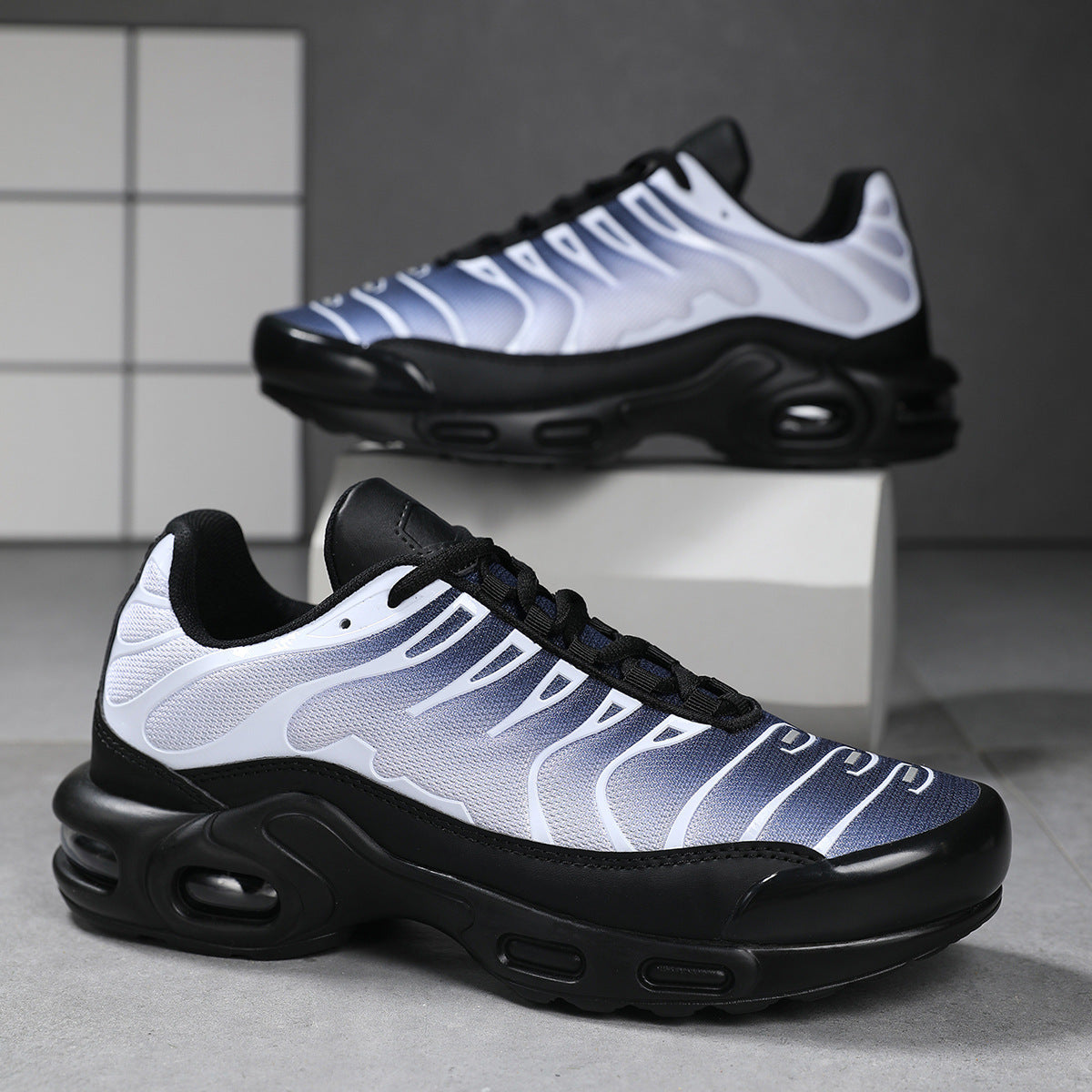 Damen Sportliche Air Max Sneaker mit atmungsaktiver Oberfläche und dynamischer Dämpfung R&B