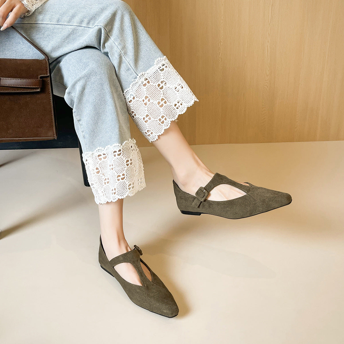 Damen spitze Ballerinas mit modischem Riemenverschluss