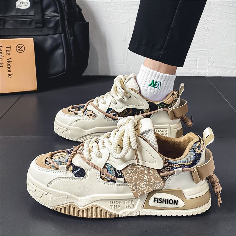 Damen Chunky Sneakers mit einzigartigem Obermaterial und dynamischem Design R&B