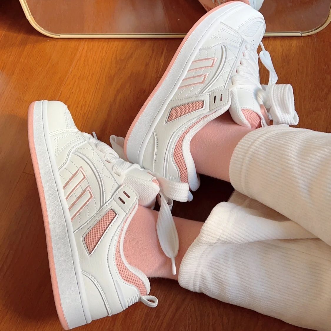 Damen Sportliche Sneakers mit praktischer Schnürung und atmungsaktiver Mesh-Oberfläche